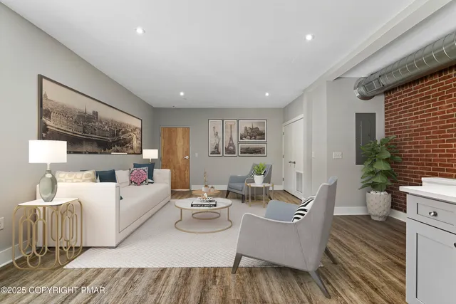 $1,575 | 27 Washington Street, Unit 201, East Stroudsburg, PA 18301