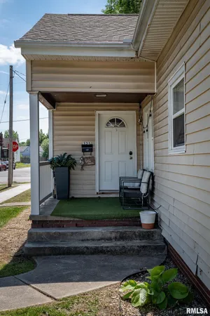 $149,000 | 325 South Webster Street, Harrisburg, IL 62946
