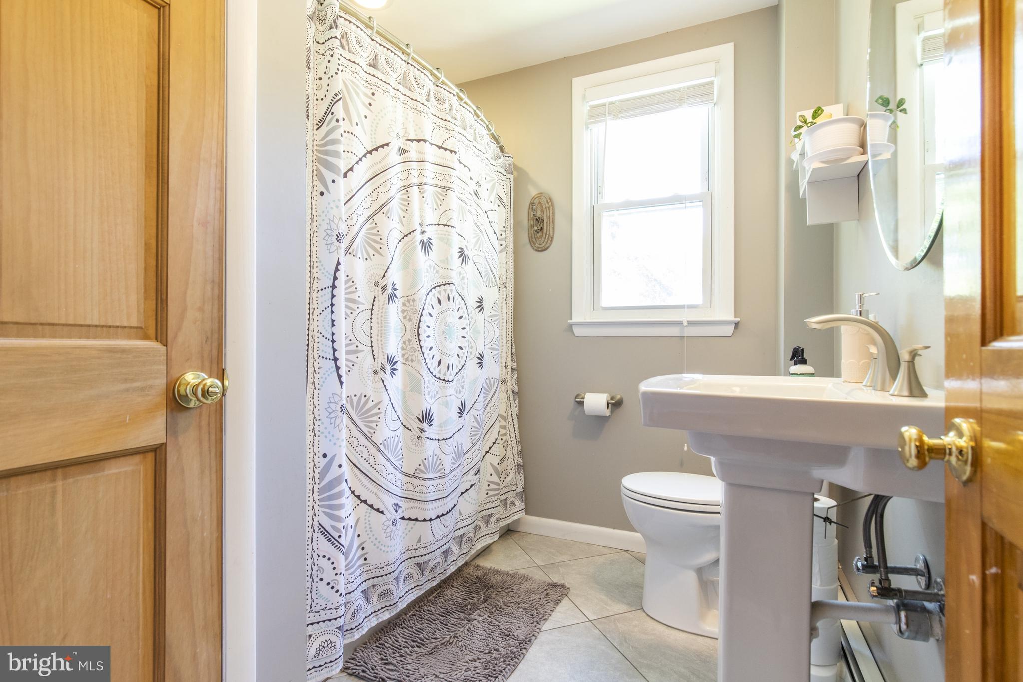 421 Goodley Road Wilmington, DE 19803 - Photo 19 of 25 Updated full bathroom