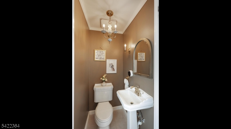 382 Huntington Road Union, NJ 07083 - Photo 11 of 40