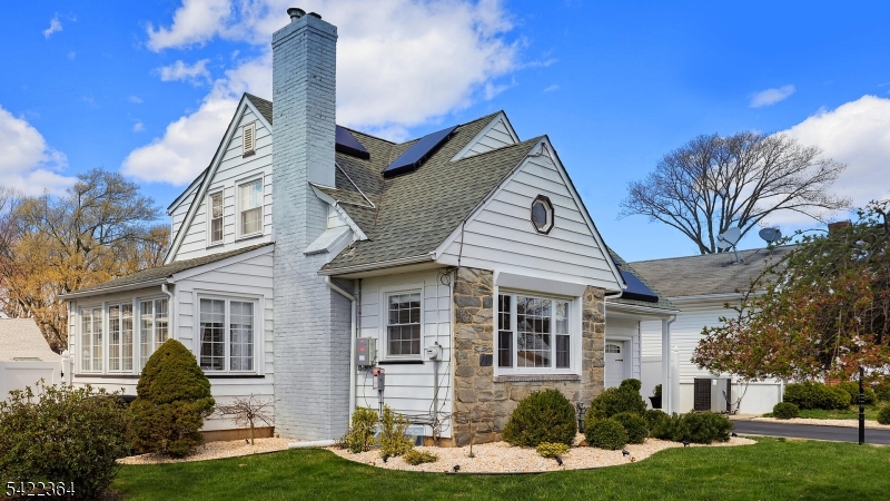 382 Huntington Road Union, NJ 07083 - Photo 2 of 40