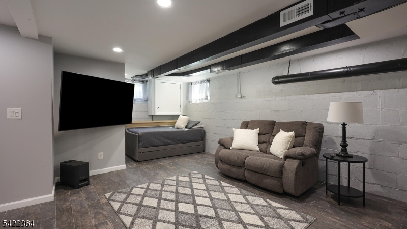 382 Huntington Road Union, NJ 07083 - Photo 27 of 40