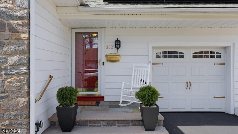 382 Huntington Road Union, NJ 07083 - Photo 4 of 40