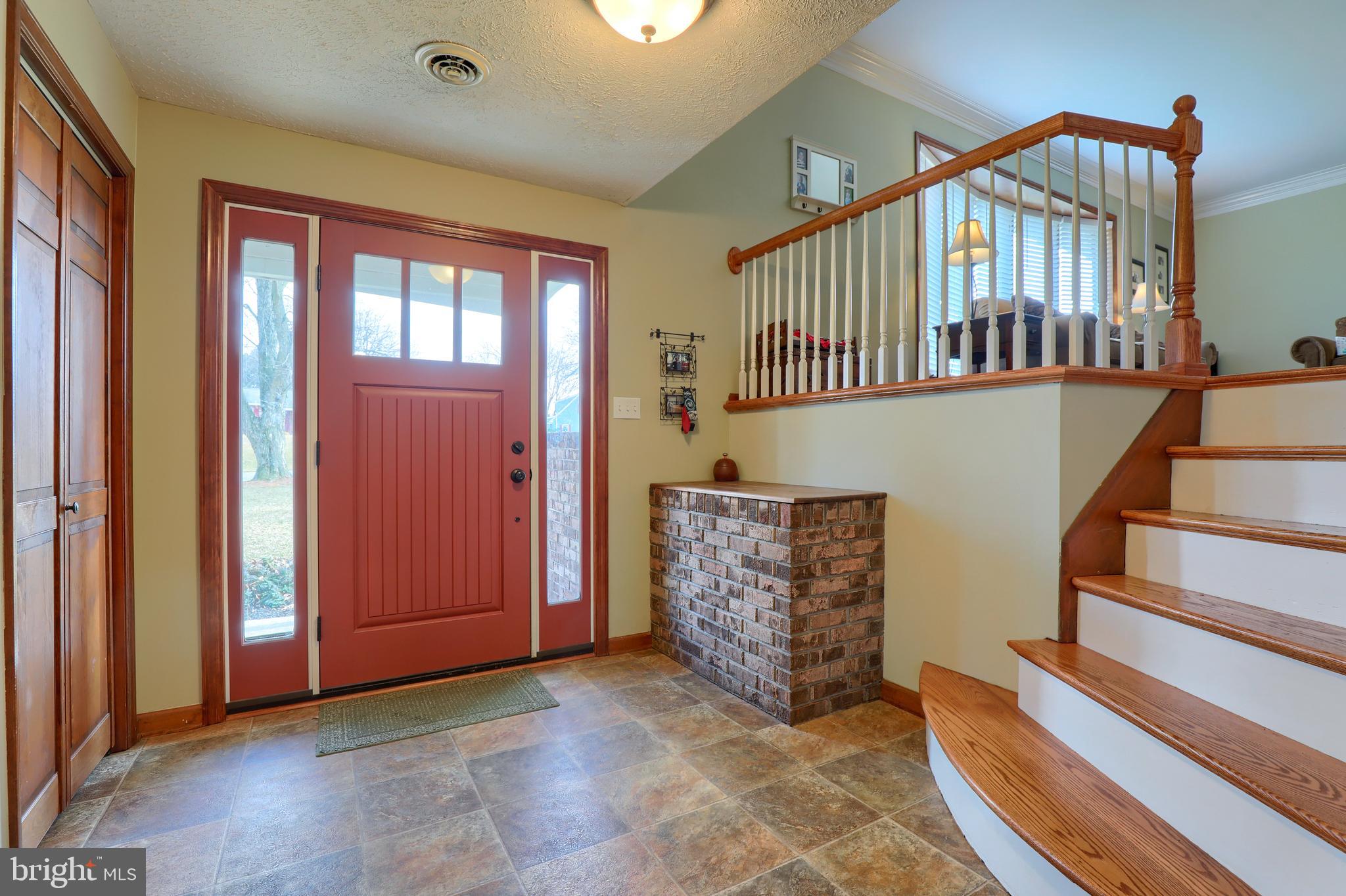 563 Hi View Drive Lititz, PA 17543 - Photo 4 of 33