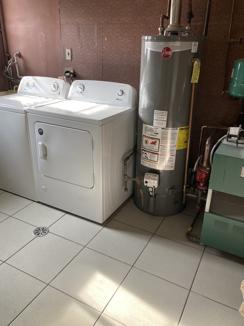 2155 Spruce Road Homewood, IL 60430 - Photo 12 of 18 a utility room with dryer and washer