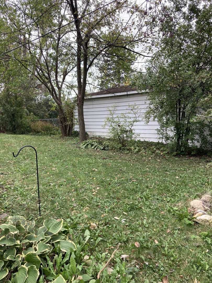 2155 Spruce Road Homewood, IL 60430 - Photo 15 of 18 a view of a garden