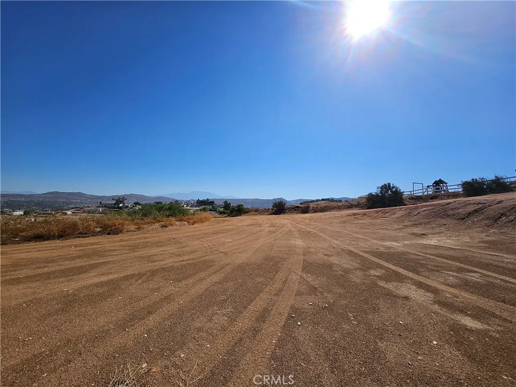 22839 Arrow Nuevo, CA 92567 - Photo 8 of 11