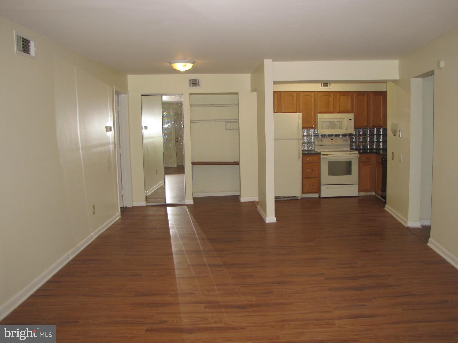 5809 Royal Ridge Drive, Unit 1 Springfield, VA 22152 - Photo 4 of 10