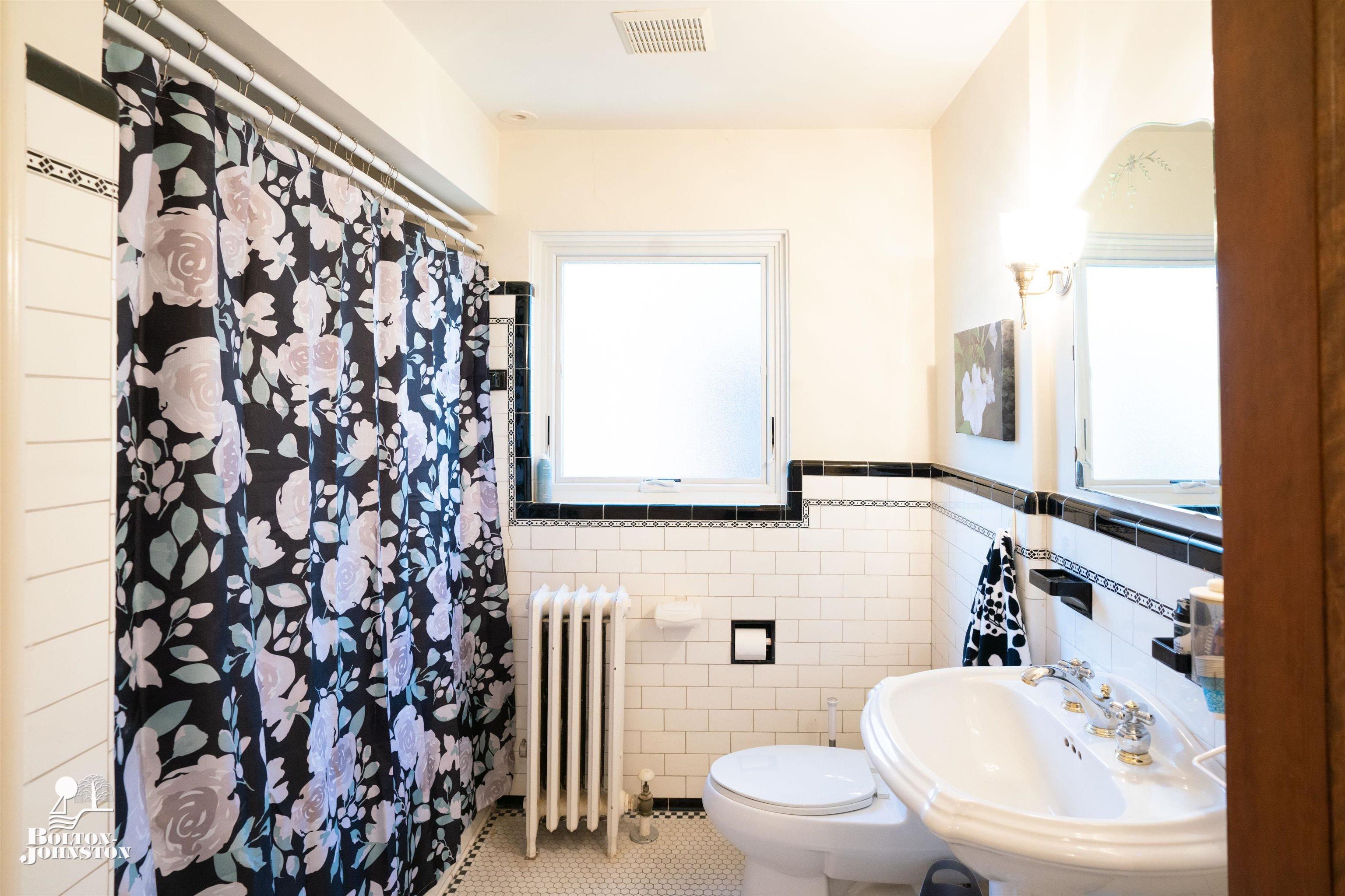 259 McMillan Road Grosse Pointe, MI 48236 - Photo 28 of 39 50105625-27.JPG