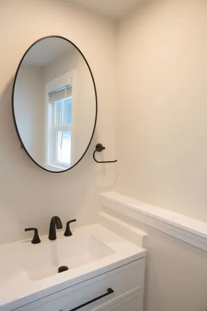 $2,050 | 180 North Main Street, Unit B2, Boscawen, NH 03303