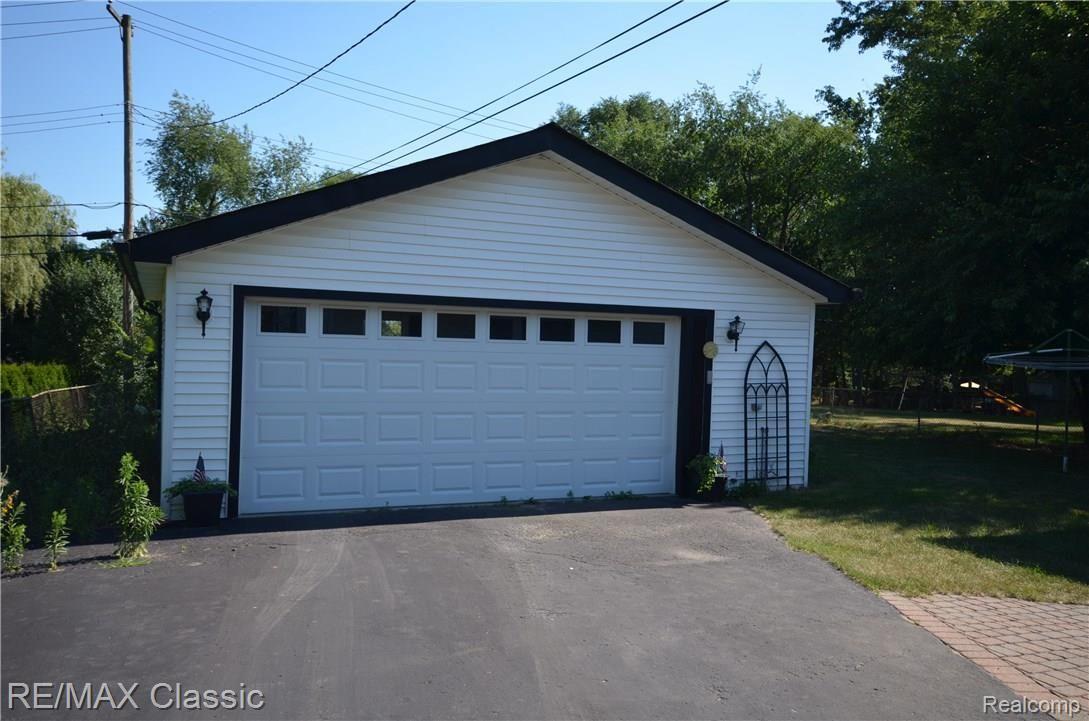 330 Red Oak Lane Rochester, MI 48307 - Photo 2 of 4 008.JPG