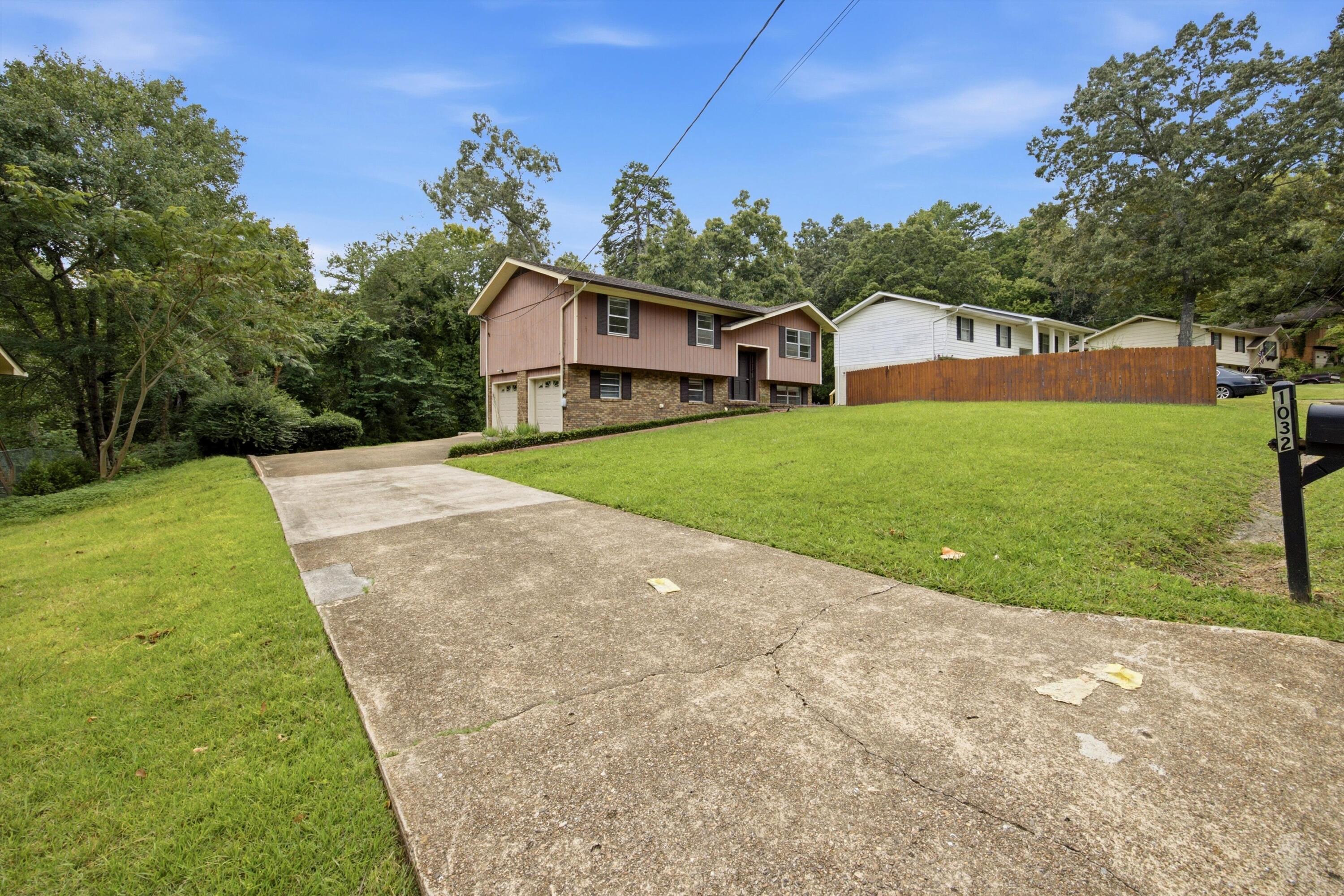 1032 Hillcrest Road Hixson, TN 37343 - Photo 2 of 39 02-1032HillCrestRd-37