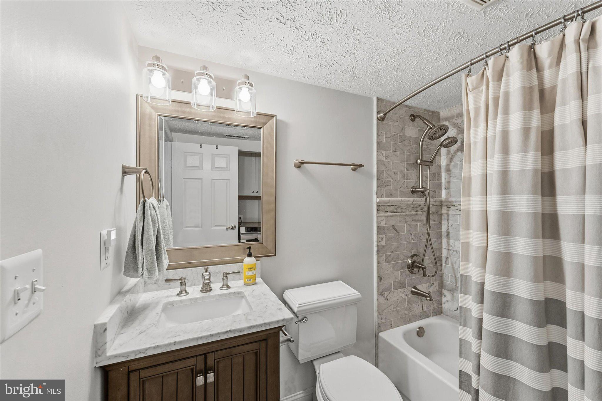 8794 Newington Commons Road Lorton, VA 22079 - Photo 19 of 29 Gallery Image 19
