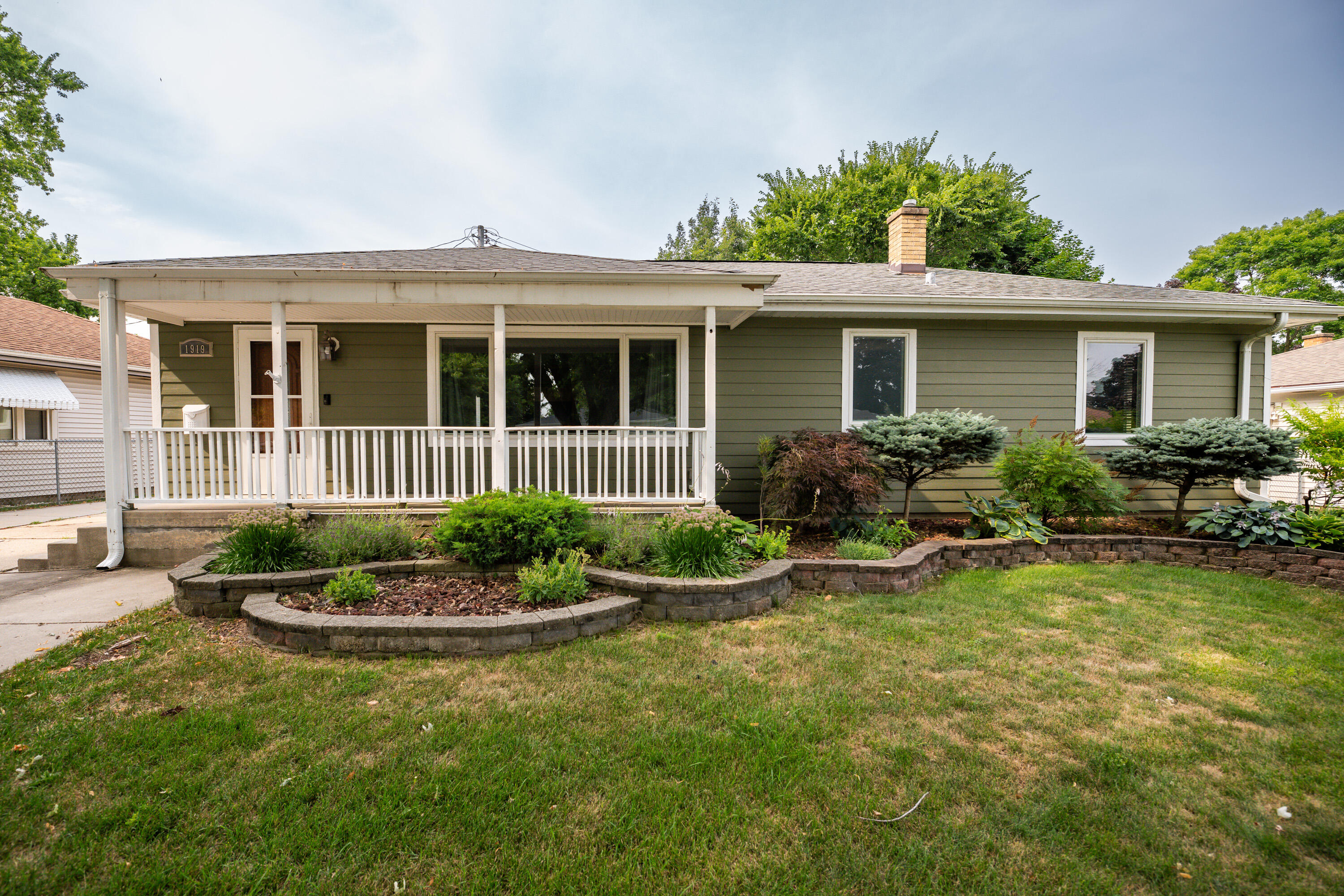 1919 Gillen Street Racine, WI 53403 - Photo 1 of 1 1919 Gillen St. 1