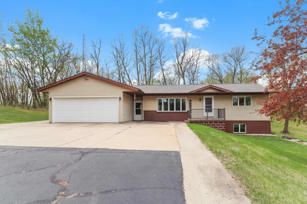 $450,000 | 27987 Timber Lane, Paynesville, MN 56362