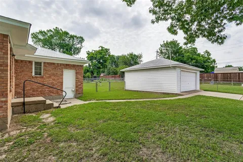 $248,950 | 422 West Daugherty Drive, Garland, TX 75041