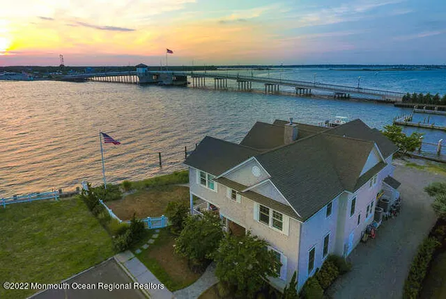 $16,000 | 306 Old Bridge Street, Unit SUMMER RENTAL, Mantoloking, NJ 08738