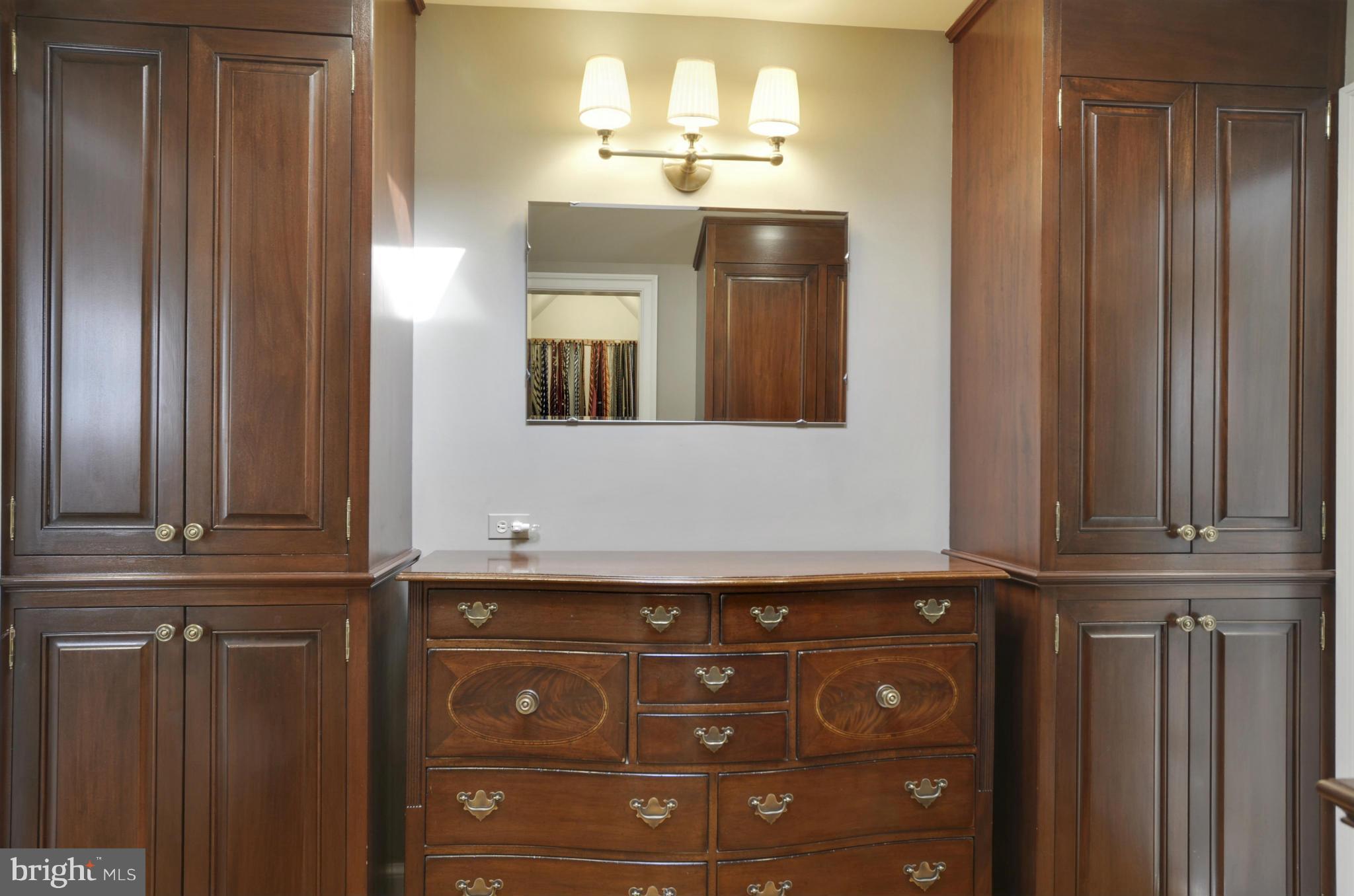 11400 Skipwith Lane Potomac, MD 20854 - Photo 15 of 25 His Dressing Room