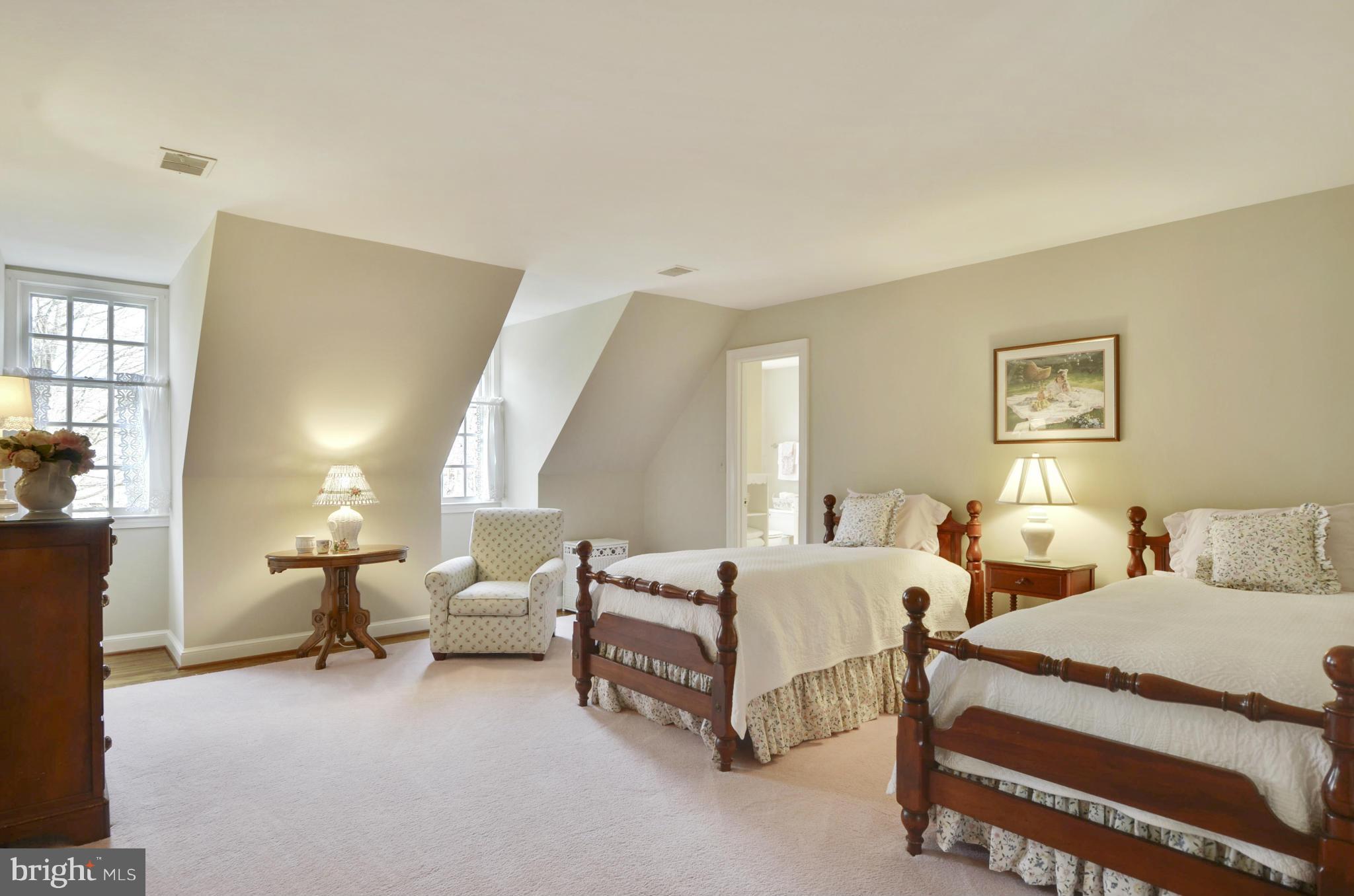 11400 Skipwith Lane Potomac, MD 20854 - Photo 17 of 25 Bedroom 2