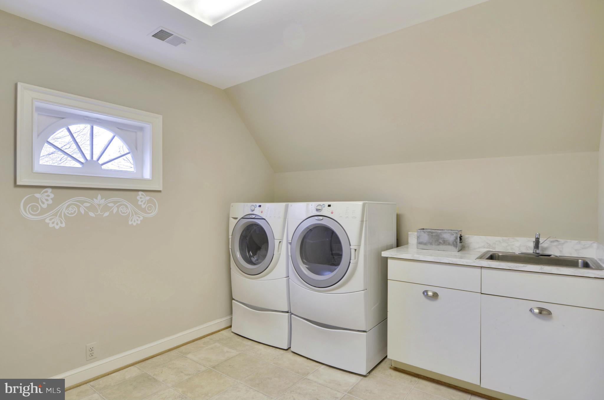 11400 Skipwith Lane Potomac, MD 20854 - Photo 25 of 25 Laundry Room