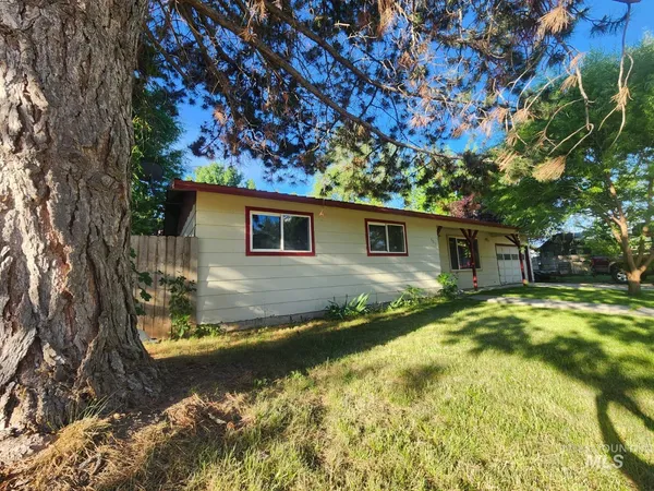 $330,000 | 603 C Avenue, Wilder, ID 83676