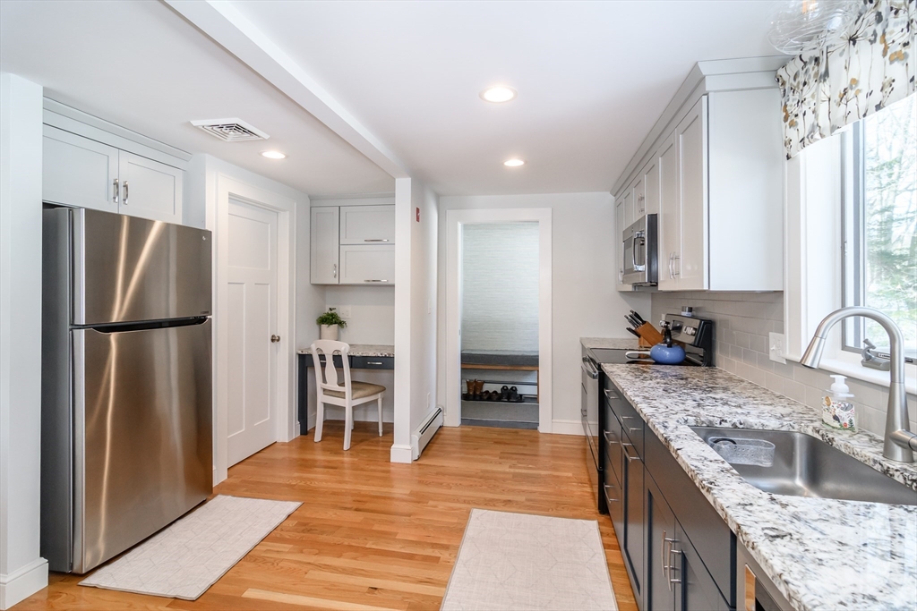 2 Darby Court Natick, MA 01760 - Photo 8 of 39