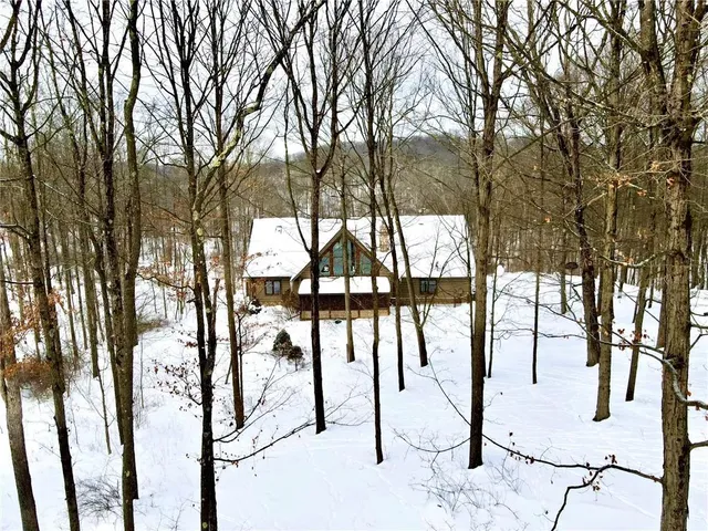 $300,000 | 425 Pine Tract Road, West Sunbury, PA 16061