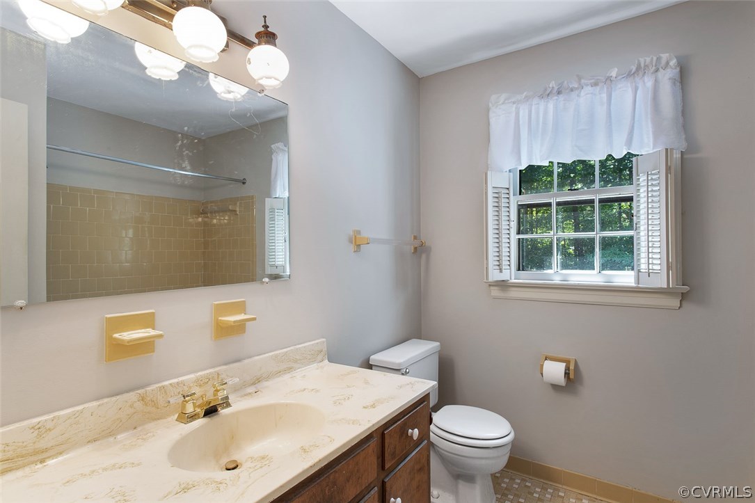 3312 Fortunes Ridge Road Midlothian, VA 23112 - Photo 25 of 29 Full hall bath with tile floor and tile-surround t