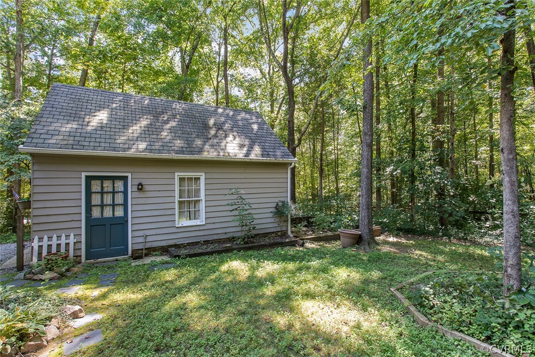 3312 Fortunes Ridge Road Midlothian, VA 23112 - Photo 28 of 29 Rear yard and side entry to detached garage