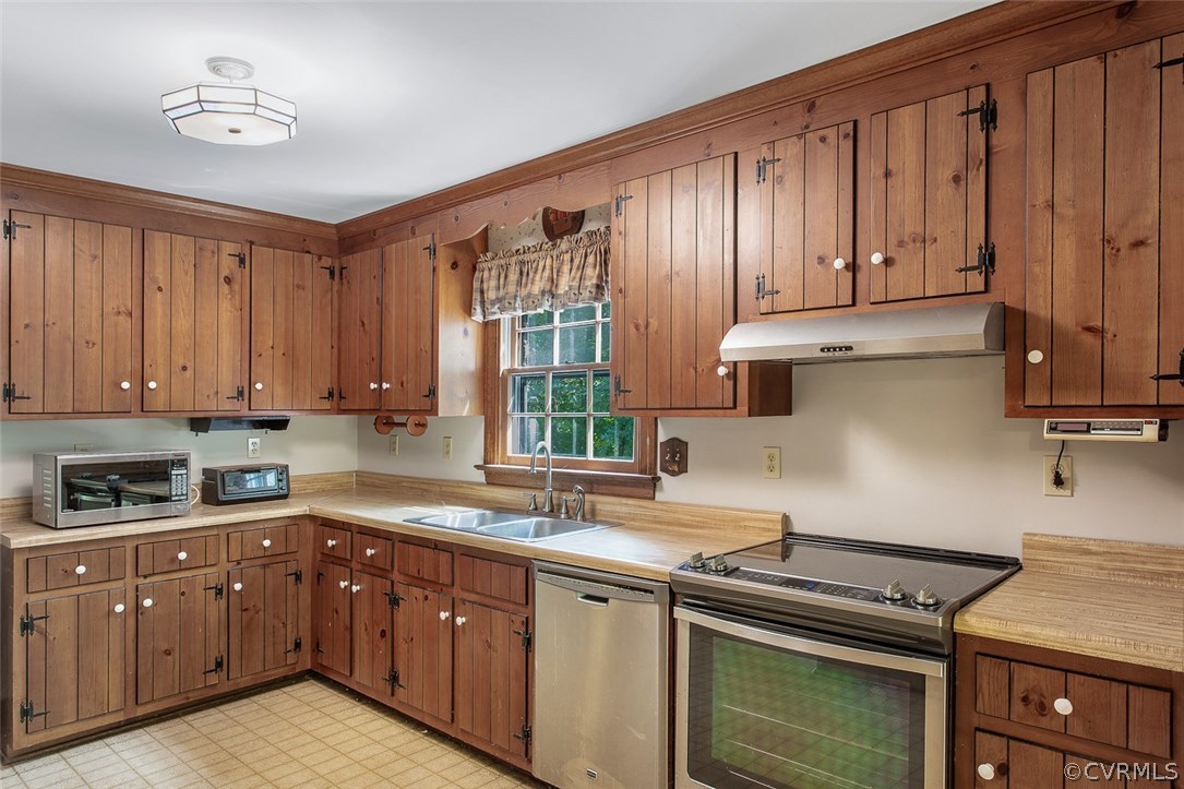 3312 Fortunes Ridge Road Midlothian, VA 23112 - Photo 10 of 29 Stainless oven and dishwasher