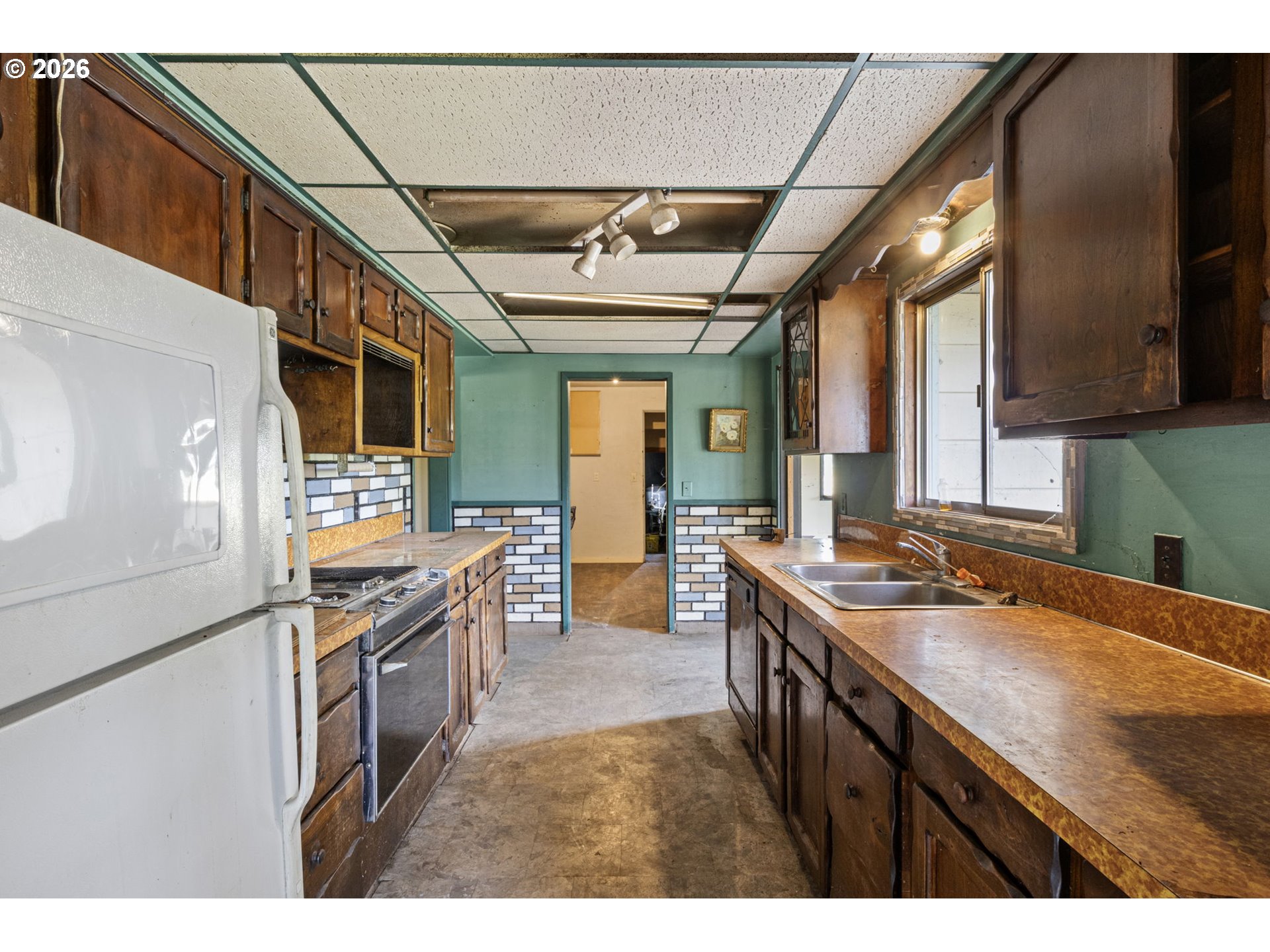 308 Helweg Road Winston, OR 97496 - Photo 10 of 48 Gallery Image 10