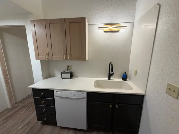 $1,400 | 542 Benson Avenue Southwest, Unit 208ENSUITE, Willmar, MN 56201
