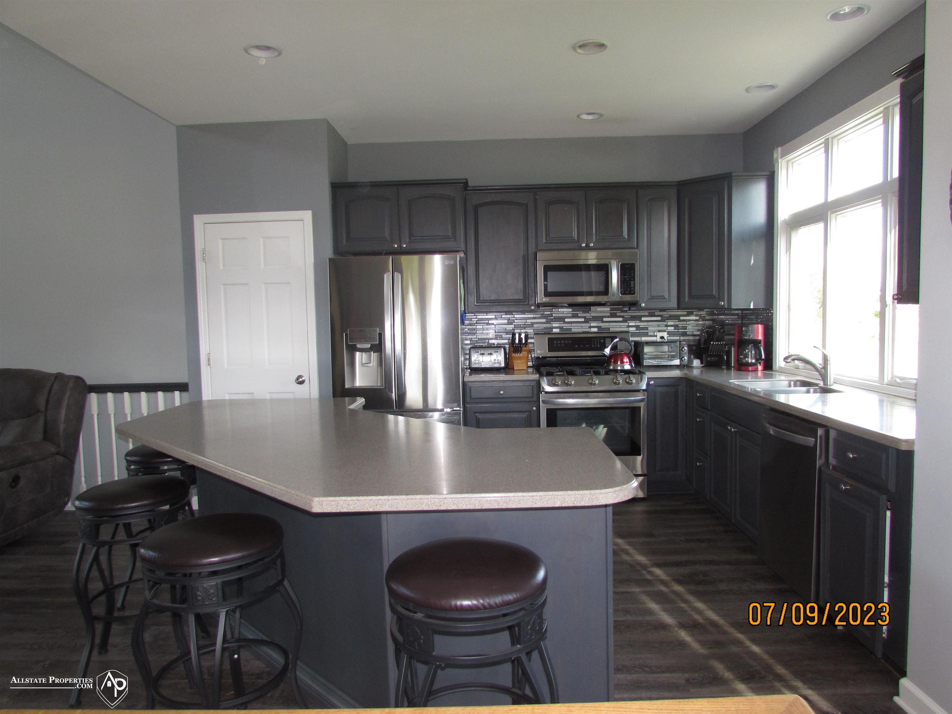 10078 Clark Road Davison, MI 48423 - Photo 6 of 39 50121324-5.JPG