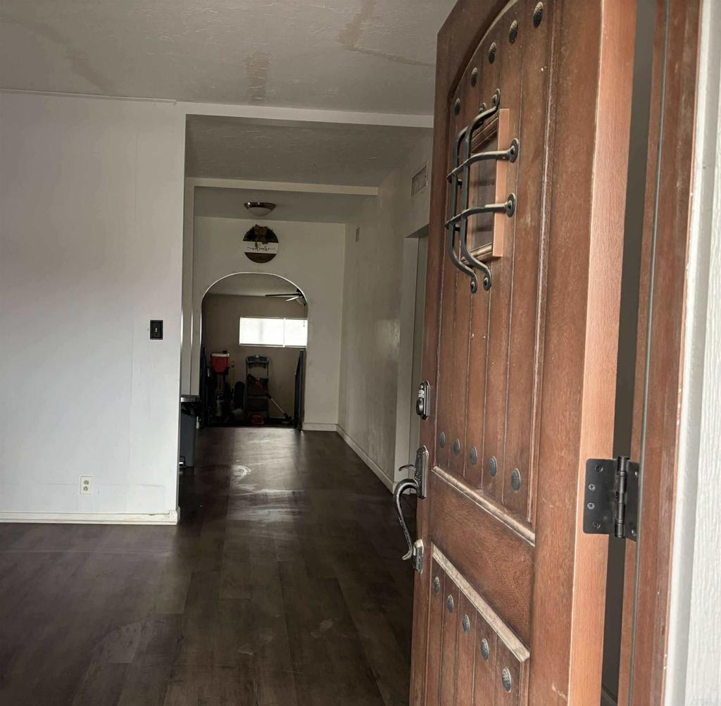 1115 South 6th Street El Centro, CA 92243 - Photo 4 of 19 a view of gallery