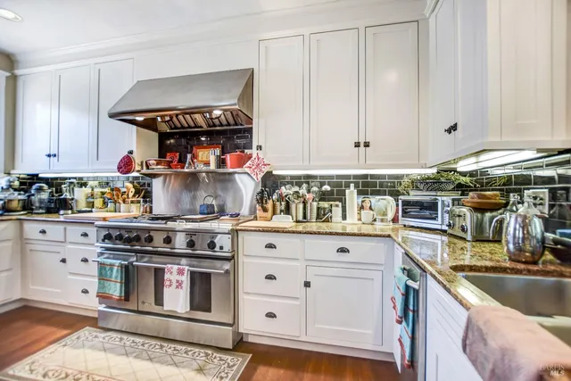 $2,695,000 | 19450 Old Winery Road, Sonoma, CA 95476