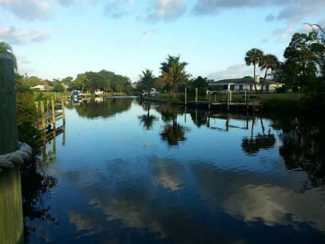 814 Northwest Spruce Ridge Drive Stuart, FL 34994 - Photo 16 of 24 Gallery Image 16