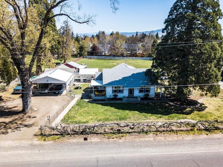3610 Grant Road Central Point, OR 97502 - Photo 2 of 27 Sits on over 1 acre! Barn and shop area
