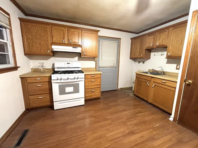 $2,000 | 200 Butte Lane, Carpentersville, IL 60110