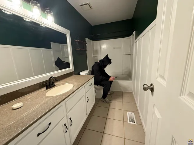 $254,900 | 4301 Northwest Westgate Road, Topeka, KS 66618