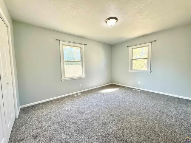 $254,900 | 4301 Northwest Westgate Road, Topeka, KS 66618