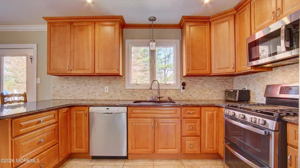 $899,000 | 39 Royal Road, Freehold, NJ 07728