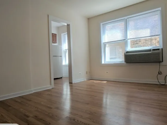 $1,250 | 1850 North Humboldt Boulevard, Unit 203, Chicago, IL 60647