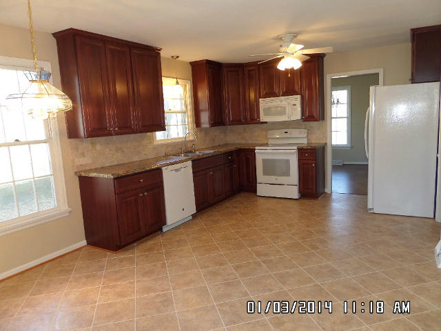 107 Queen Regent Court Blue Ridge, VA 24064 - Photo 24 of 46 107Ukit1U