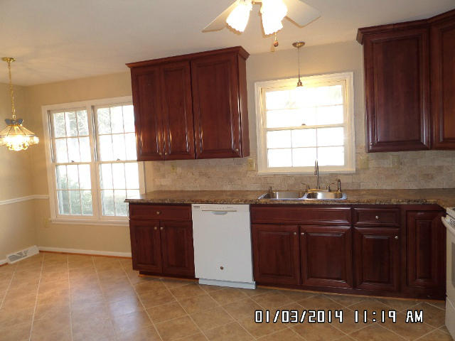 107 Queen Regent Court Blue Ridge, VA 24064 - Photo 26 of 46 107Ukit4aU