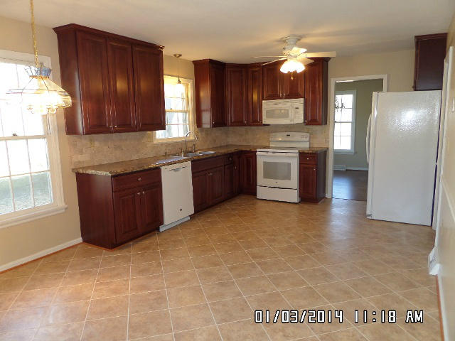 107 Queen Regent Court Blue Ridge, VA 24064 - Photo 27 of 46 107Ukit5U