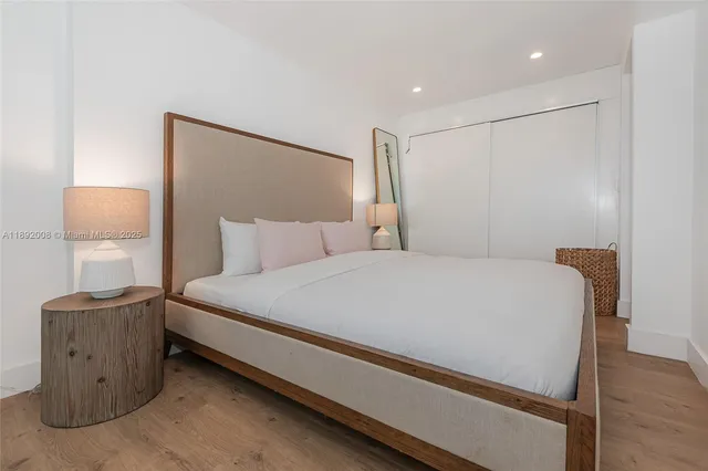 $6,700 | Mid Beach, Miami Beach, FL 33139