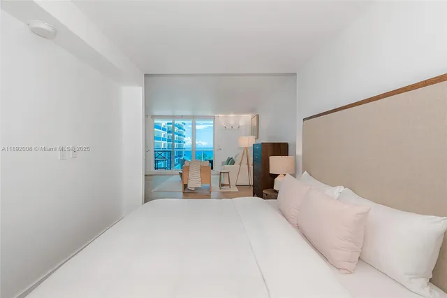 $6,700 | Mid Beach, Miami Beach, FL 33139