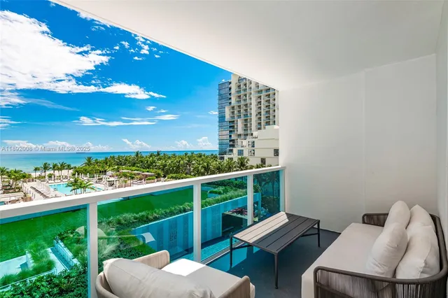 $6,700 | Mid Beach, Miami Beach, FL 33139