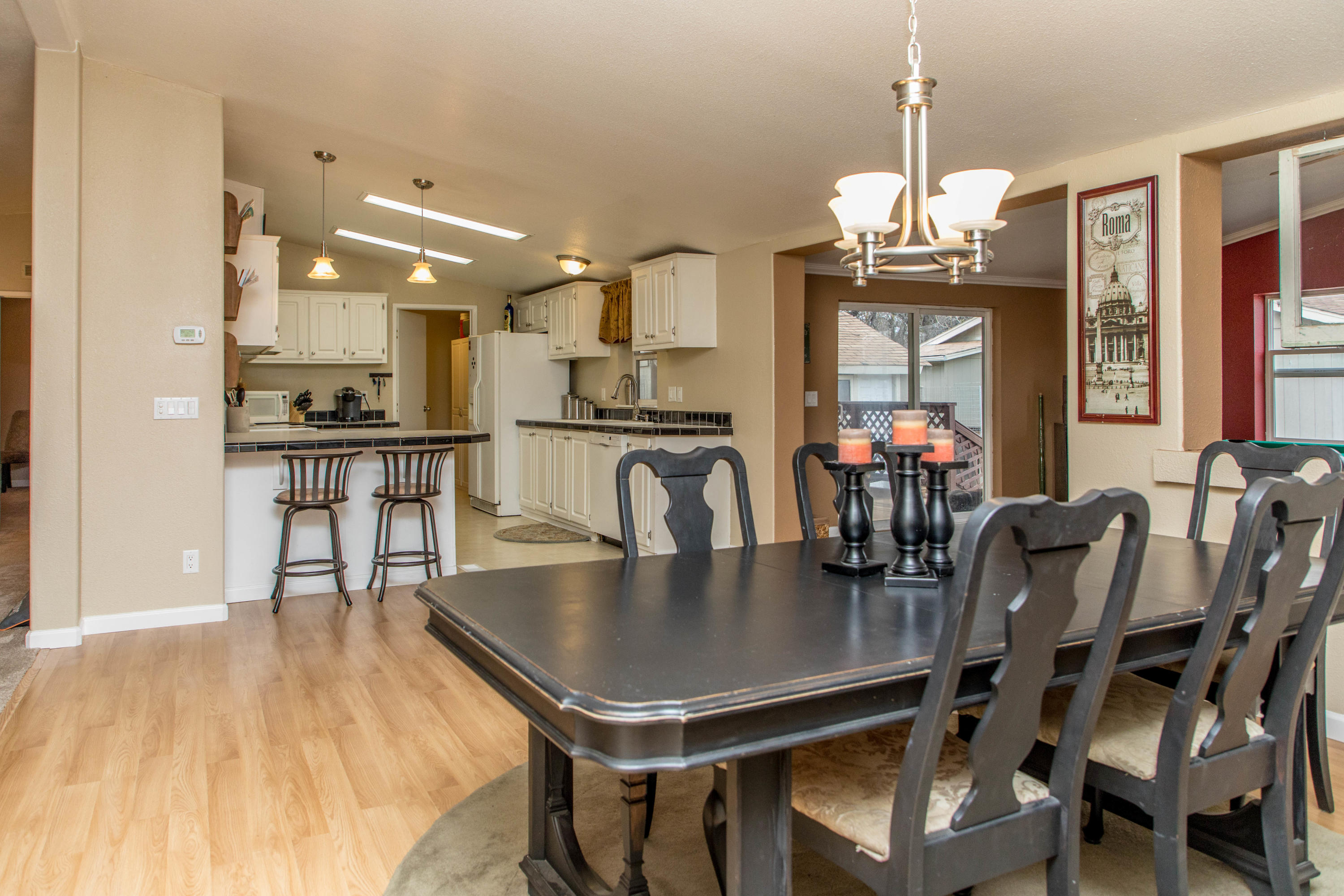 19080 Genevieve Road Redding, CA 96003 - Photo 18 of 42 Dining