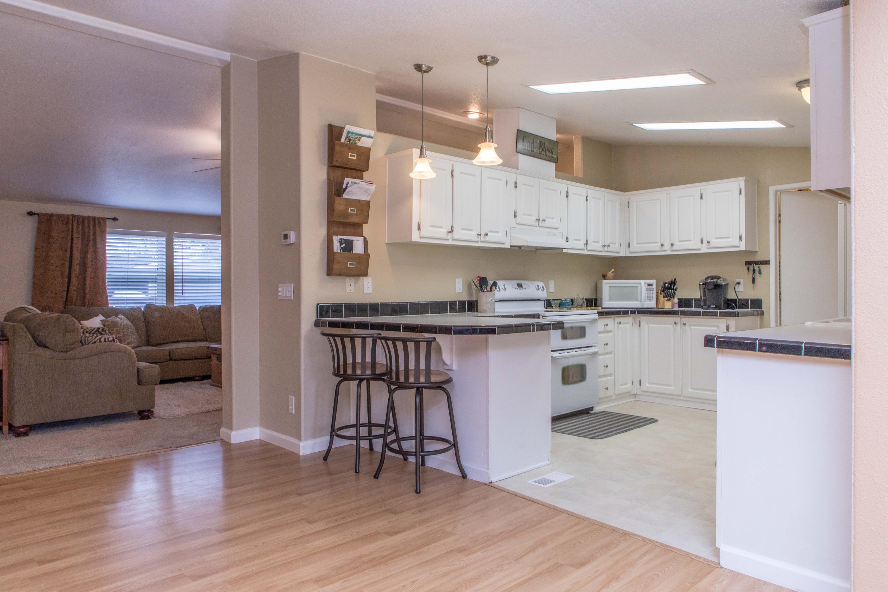 19080 Genevieve Road Redding, CA 96003 - Photo 19 of 42 Kitchen1